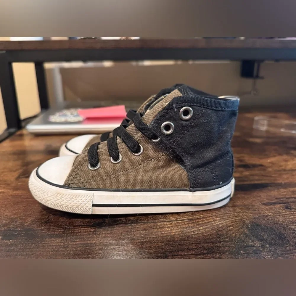 Converse tan:black sneakers size infant 8